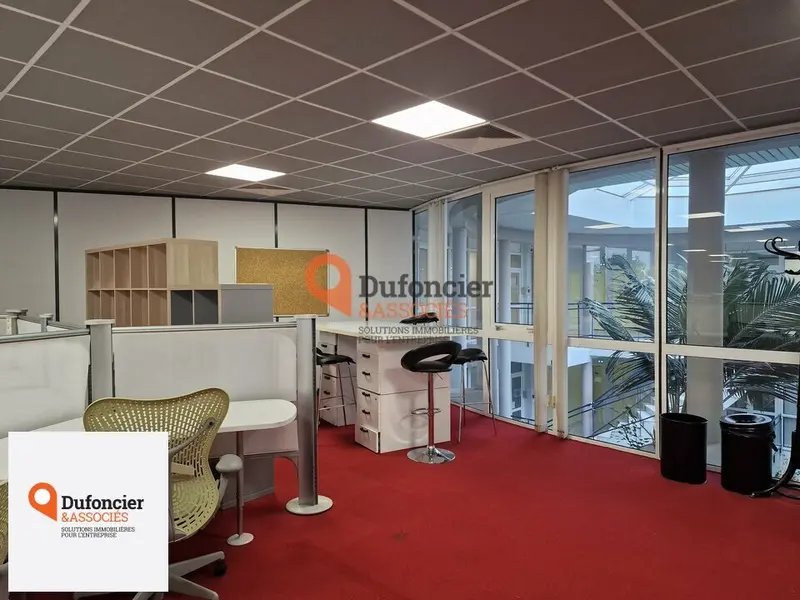 Bureau à louer - Chasseneuil-Du-Poitou (86360) - 453 m² - 4 718 €/mois