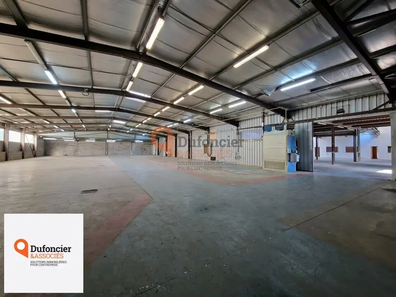 Entrepôt / Activité à vendre - Chasseneuil-Du-Poitou (86360) - 2800 m²