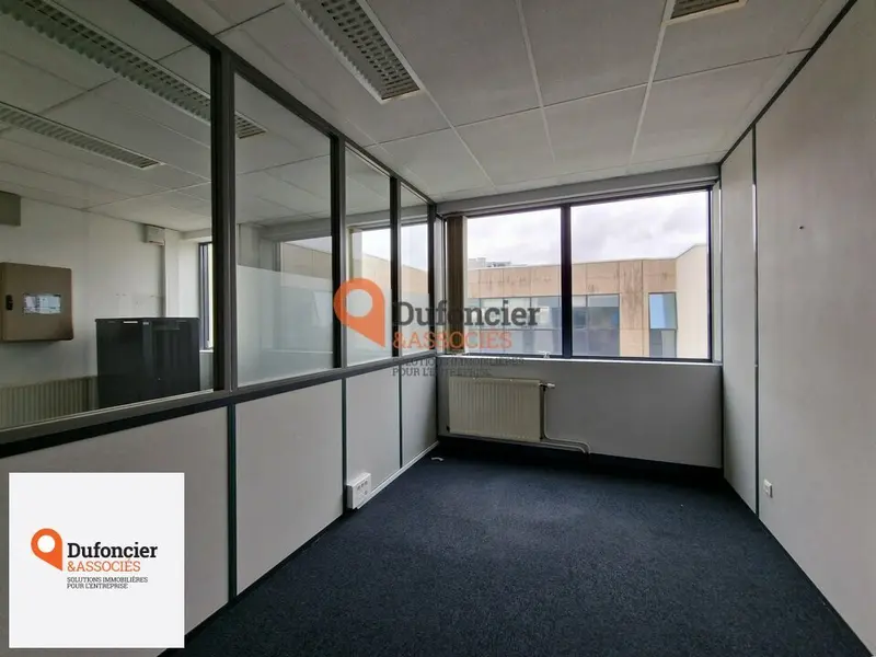 Bureau à louer - Chasseneuil-Du-Poitou (86360) - 67 m² - 643 €/mois