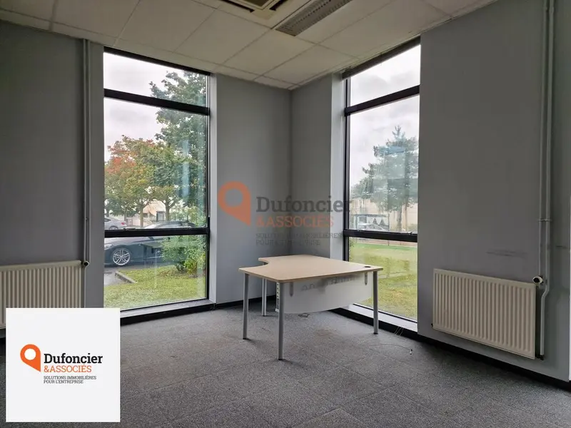 Bureau à louer - Chasseneuil-Du-Poitou (86360) - 155 m² - 1 624 €/mois