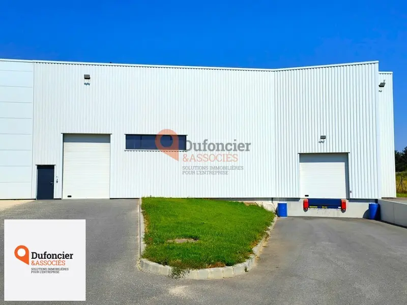 Entrepôt / Activité à louer - Dissay (86130) - 1364 m² - 6 877 €/mois