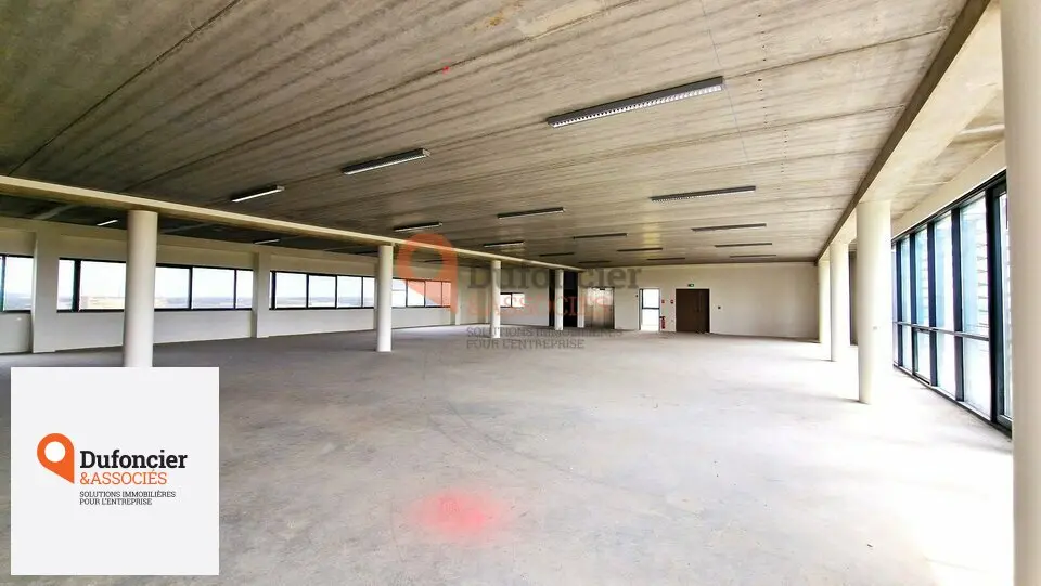 Bureau à louer - Chasseneuil-Du-Poitou (86360) - 475 m² - 3 800 €/mois