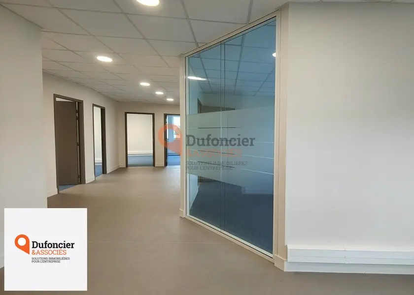 Bureau à louer - Saint-Benoît (86280) - 184 m² - 2 300 €/mois