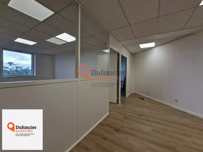 Bureau à louer - Chasseneuil-Du-Poitou (86360) - 90 m² - 750 €/mois