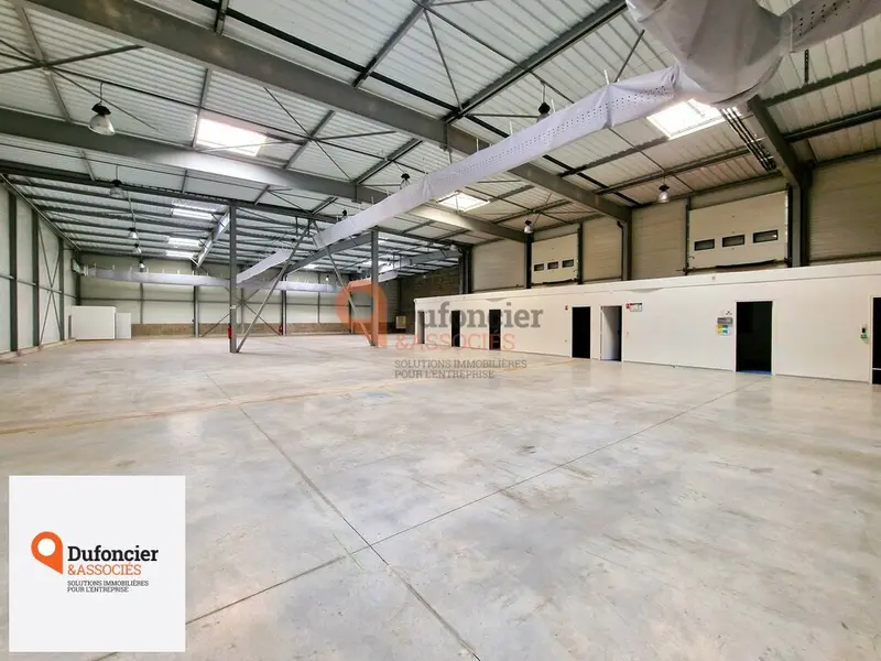 Entrepôt / Activité à louer - Chasseneuil-Du-Poitou (86360) - 1939 m² - 12 00...