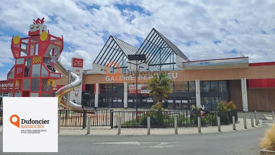 Local Commercial à louer - Poitiers (86000) - 182 m² - 3 791 €/mois