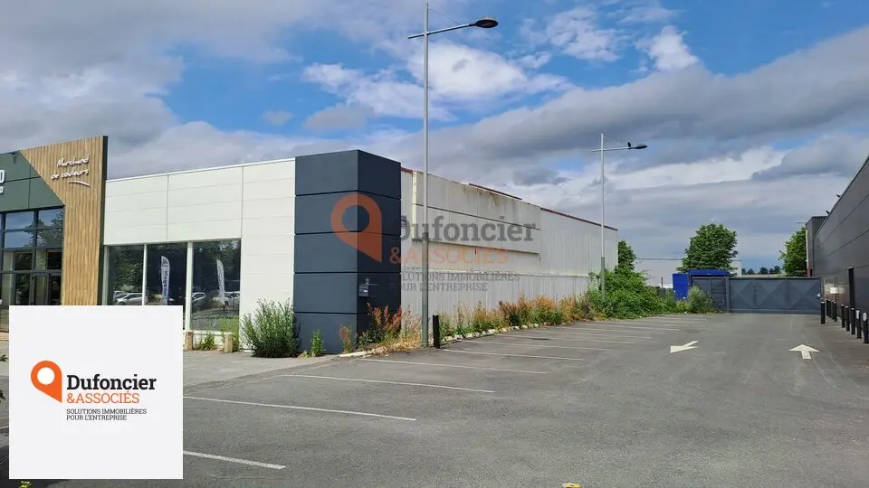 Bureau à louer - Antran (86100) - 200 m² - 1 666 €/mois