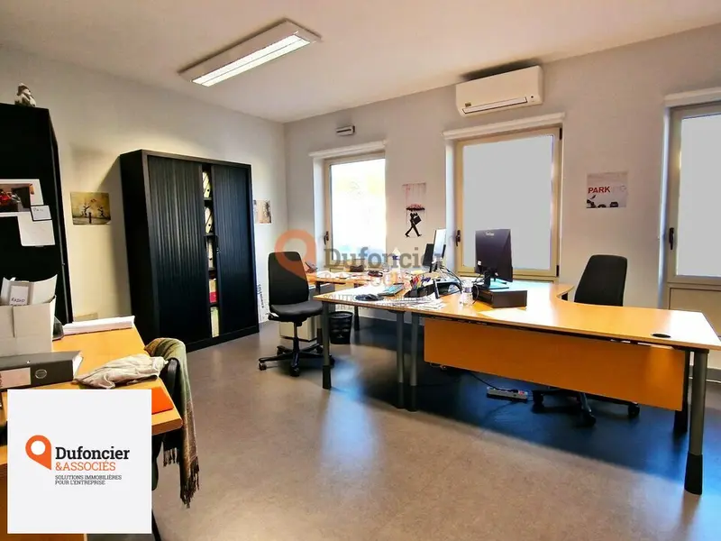 Bureau à louer - Poitiers (86000) - 211 m² - 2 000 €/mois