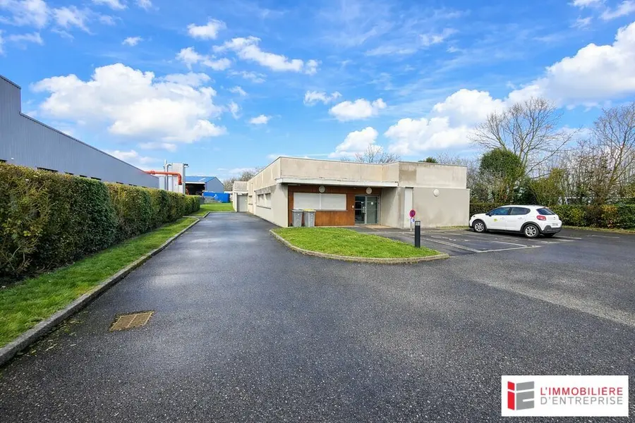 Entrepôt / Activité à louer - La Chapelle-Des-Fougeretz (35520) - 322 m² - 3 ...