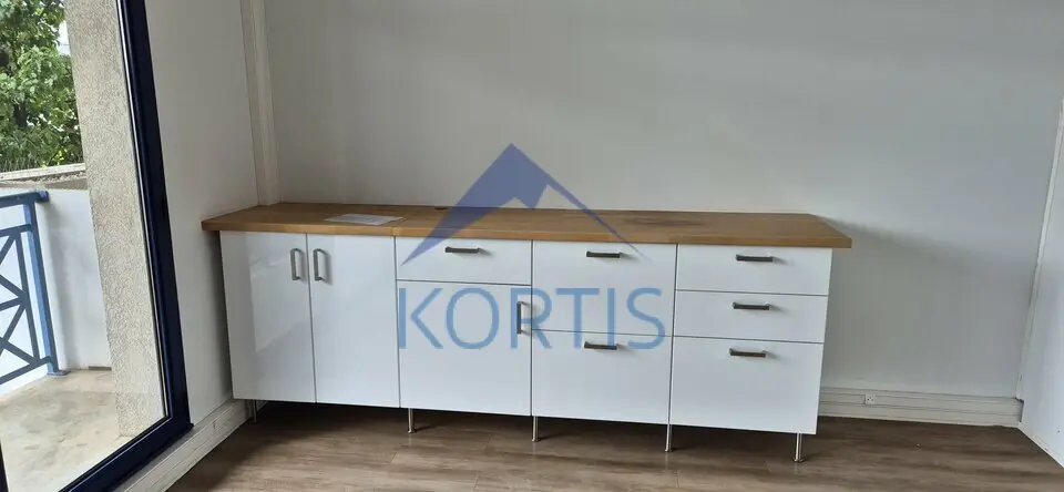 Bureau à louer - Bron (69500) - 284 m² - 2 106 €/mois