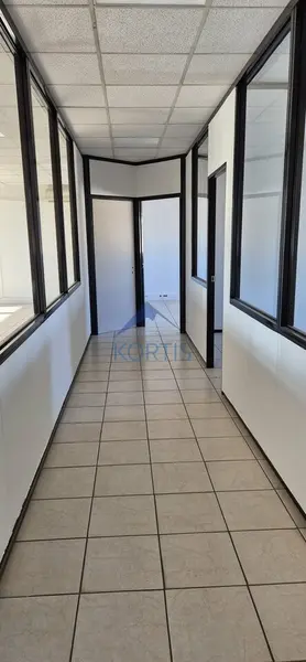 Bureau à vendre - Bron (69500) - 144 m² - 216 000 €