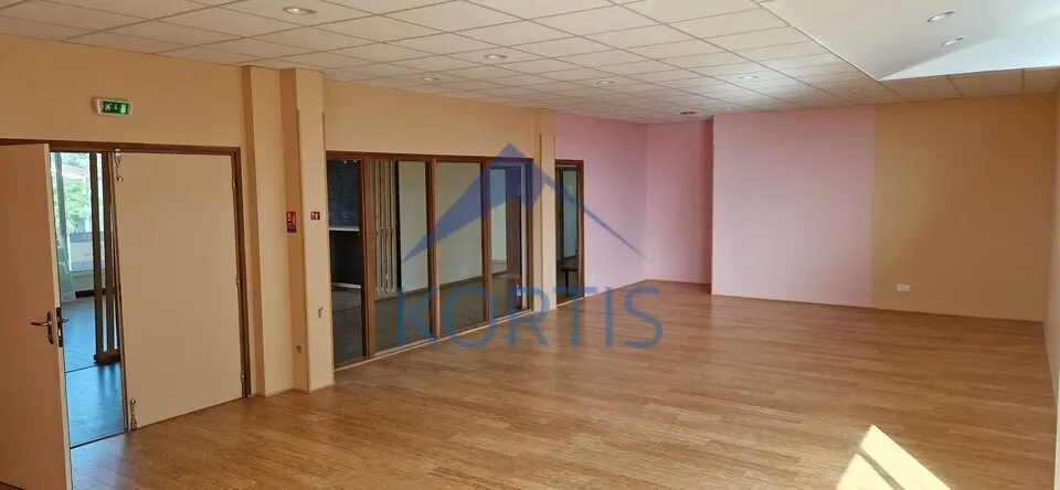 Local Commercial à louer - Bourg-En-Bresse (01000) - 435 m² - 3 481 €/mois