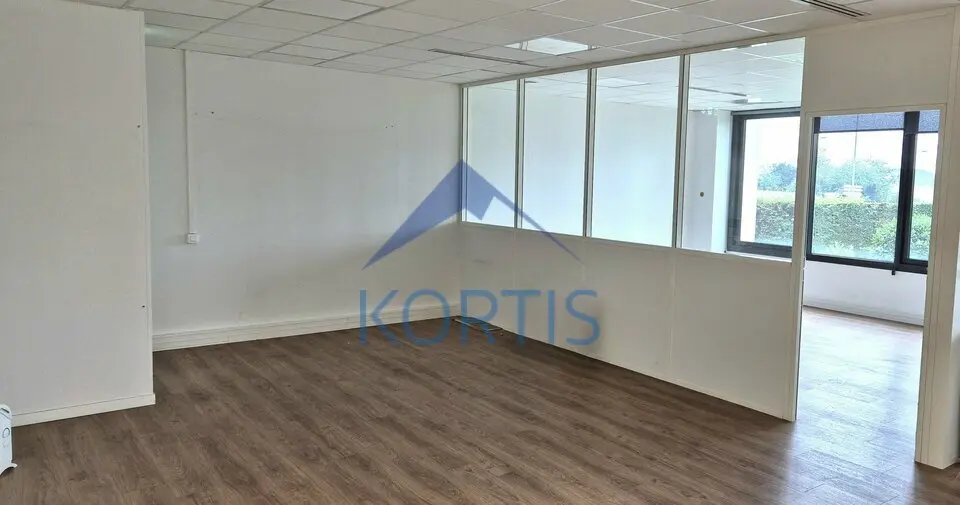Bureau à louer - Bron (69500) - 163 m² - 1 765 €/mois