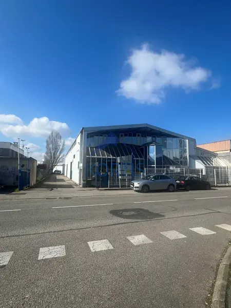 Entrepôt / Activité à louer - Vaulx-En-Velin (69120) - 2140 m² - 9 583 €/mois