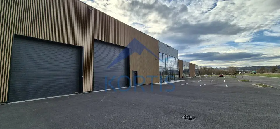 Entrepôt / Activité à louer - Ambérieux (69480) - 1827 m² - 15 500 €/mois