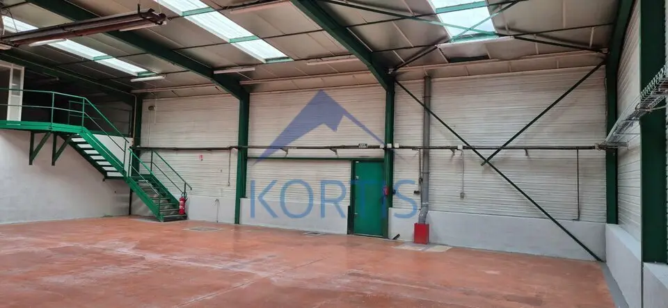 Entrepôt / Activité à louer - Arnas (69400) - 550 m² - 5 270 €/mois