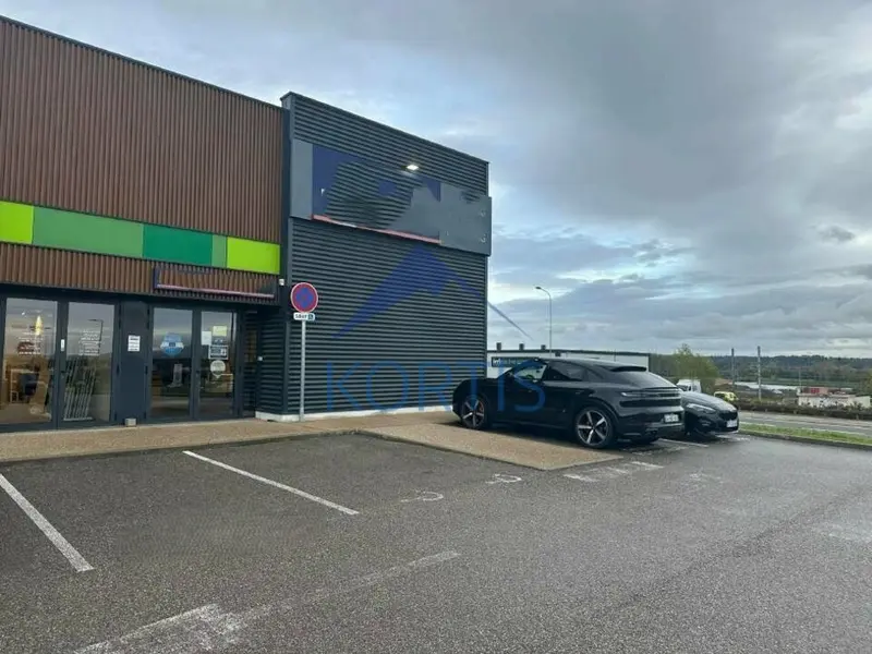 Local commercial / Showroom  ANSE 69480