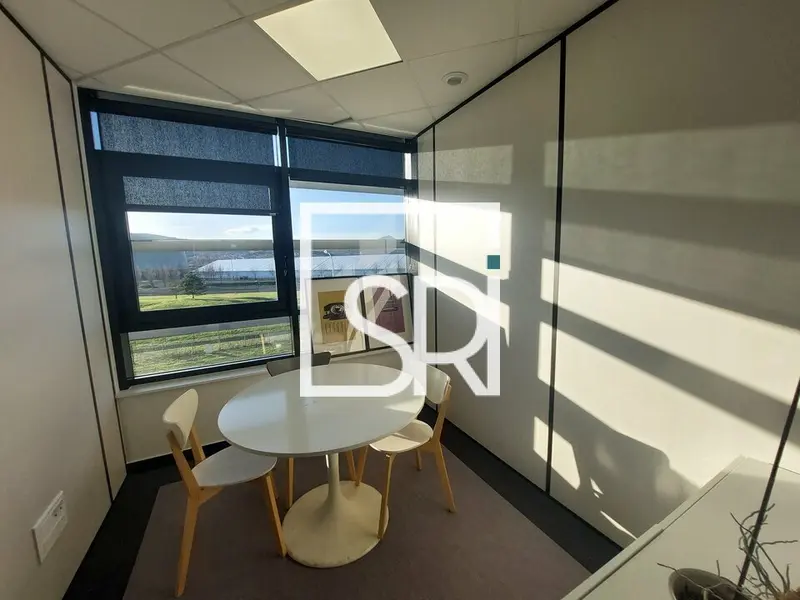 Bureau à louer - Cournon-D'Auvergne (63800) - 82 m² - 1 118 €/mois