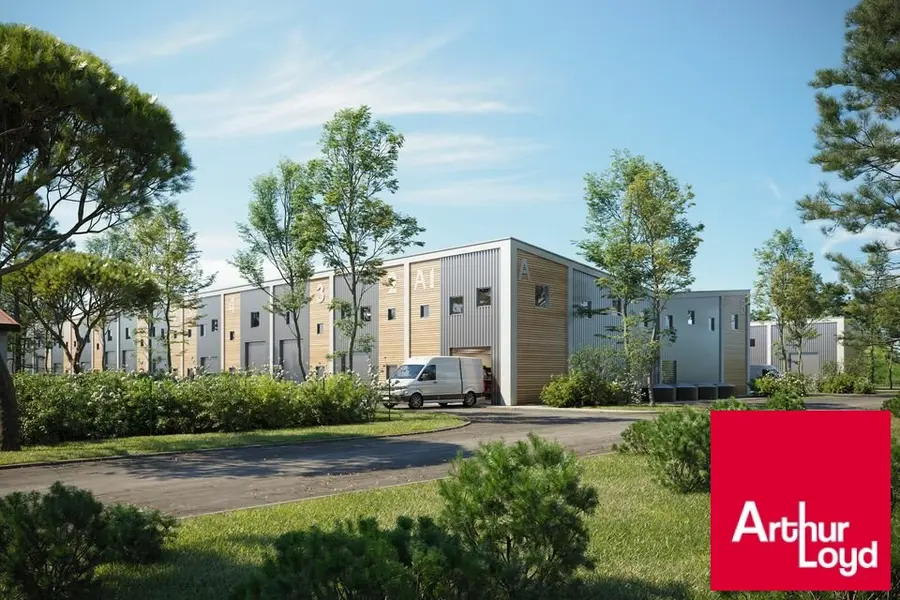 A VENDRE - SAINT VINCENT DE TYROSSE - LOCAL D'ACTIVITES 147 m²