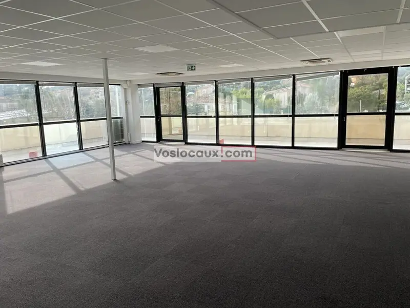 Bureau à louer - Vallauris (06220) - 103 m² - 1 115 €/mois