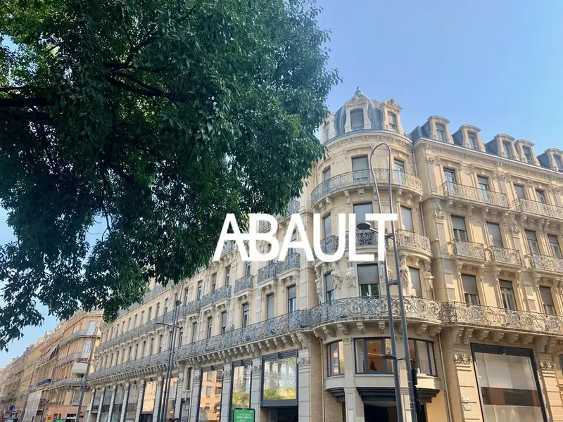 A louer Local commercial  68m² Toulouse
