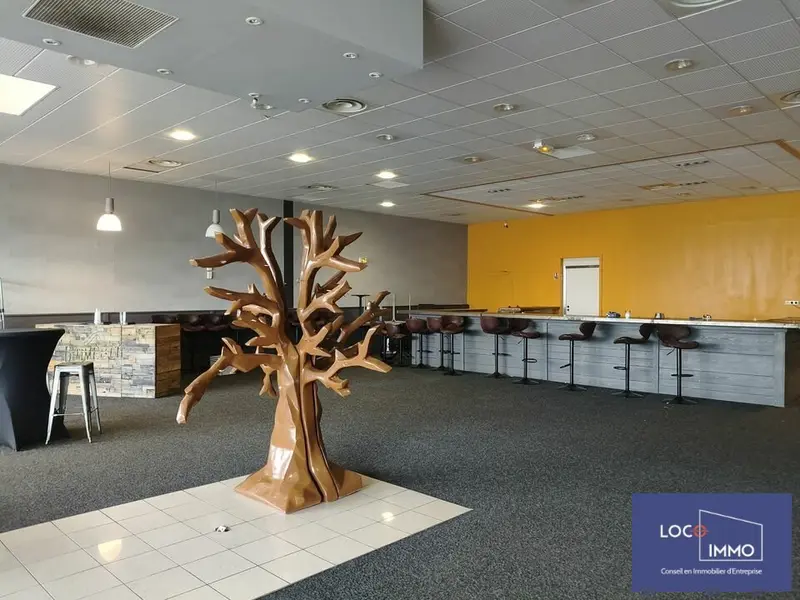A louer Local commercial  700m² Agen