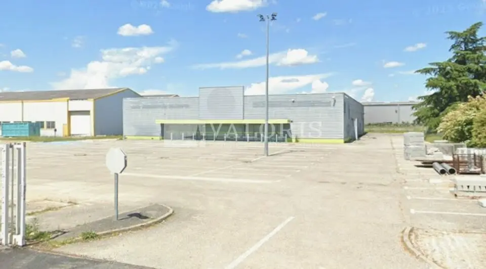 Local Commercial à louer - Romans-Sur-Isère (26100) - 1461 m² - 10 348 €/mois