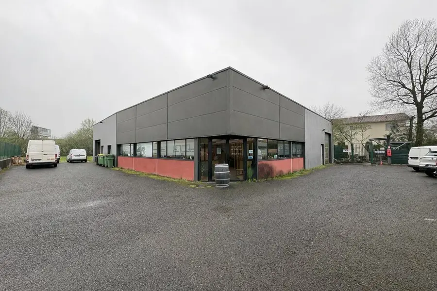 A louer Locaux d'activité 500m² Artigues-près-Bordeaux