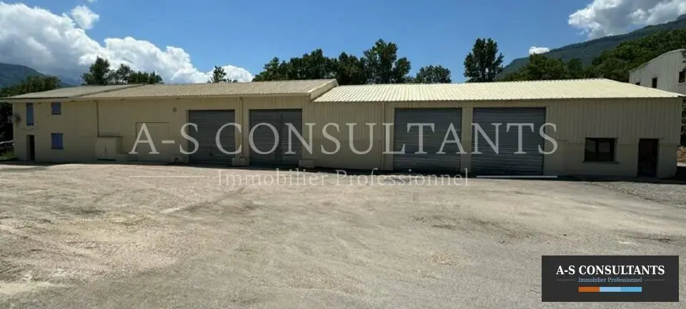 A louer Entrepôt 600m² Saint-Vincent-de-Mercuze