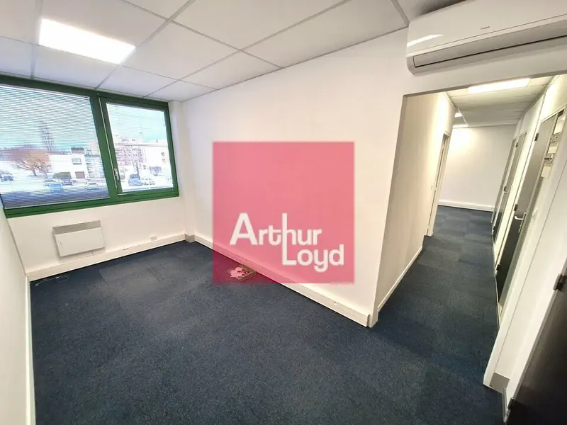 Bureau à louer - Clermont-Ferrand (63000) - 63 m² - 656 €/mois