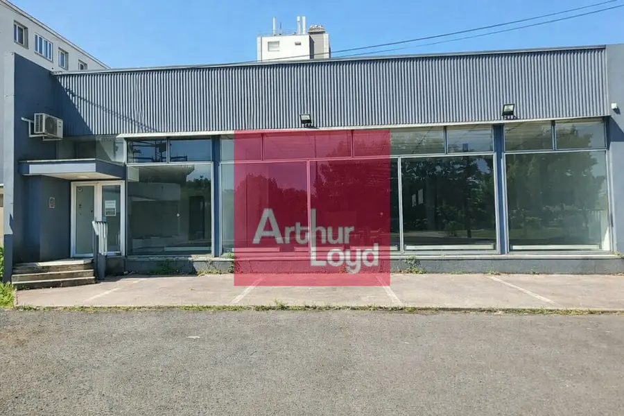 A vendre Locaux d'activité 590m² Clermont-Ferrand