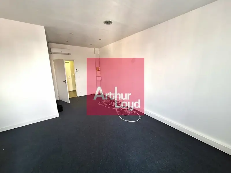 Bureau à louer - Clermont-Ferrand (63000) - 20 m² - 250 €/mois