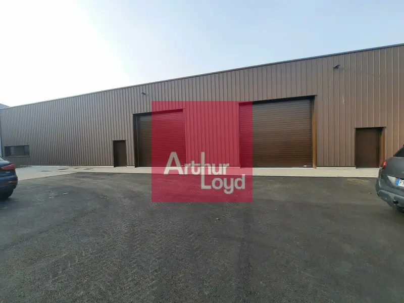 Entrepôt / Activité à louer - Cournon-D'Auvergne (63800) - 315 m² - 2 362 €/mois
