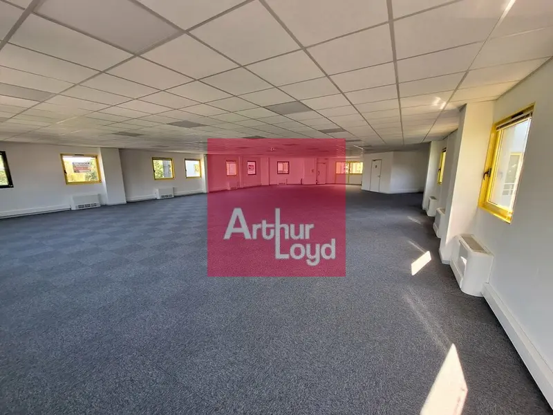 Bureau à louer - Aubière (63170) - 285 m² - 2 850 €/mois