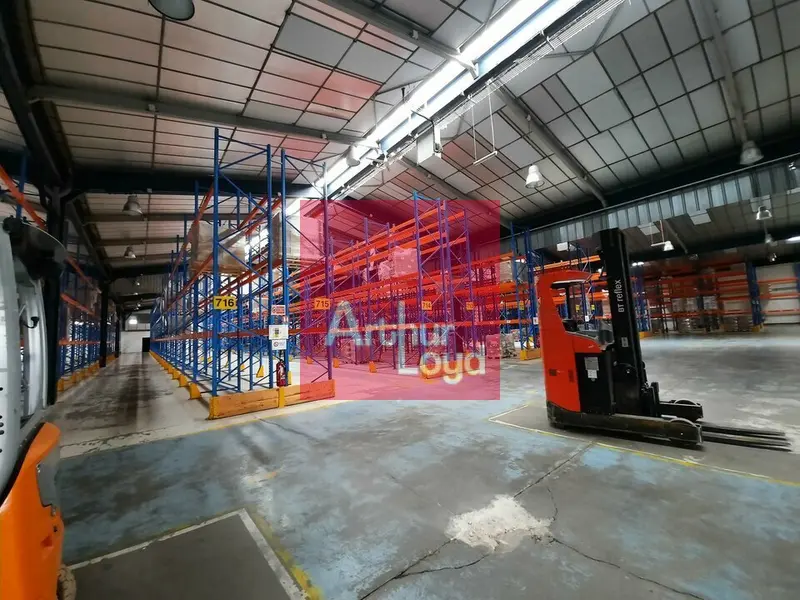 COURNON ZI A LOUER ENTREPOT  7918 M²