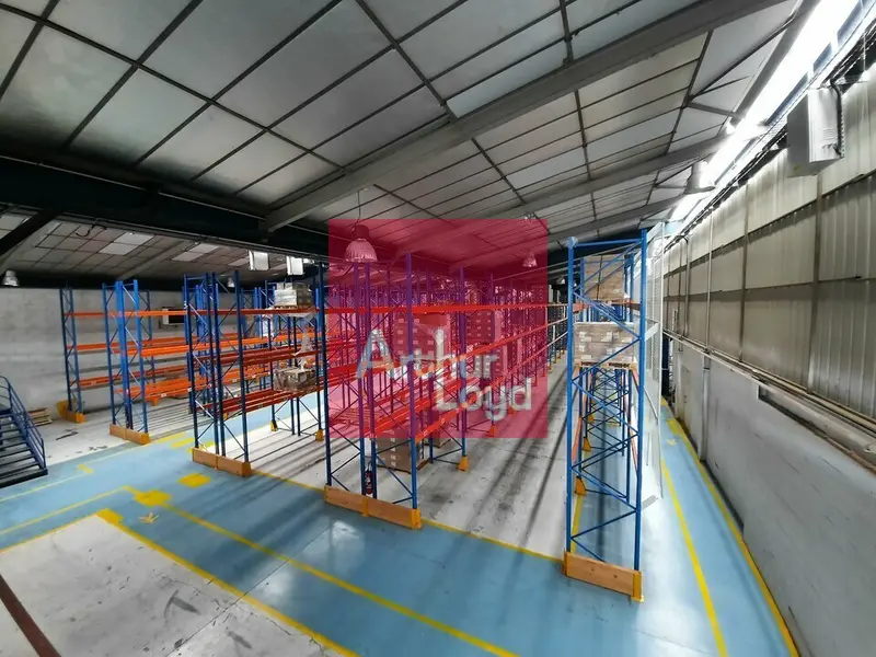 COURNON ZI A LOUER ENTREPOT  3072 M²