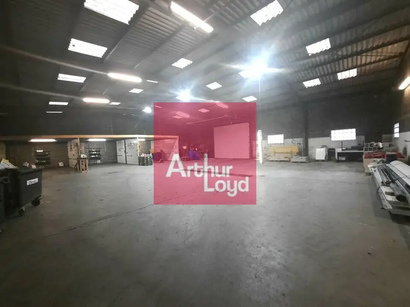 Entrepôt / Activité à louer - Aubière (63170) - 945 m² - 3 500 €/mois