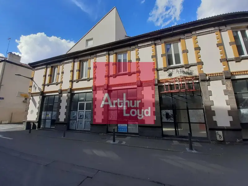 LOCAL COMMERCIAL A LOUER CLERMONT-FERRAND 240 M² +70 M² Réserves.