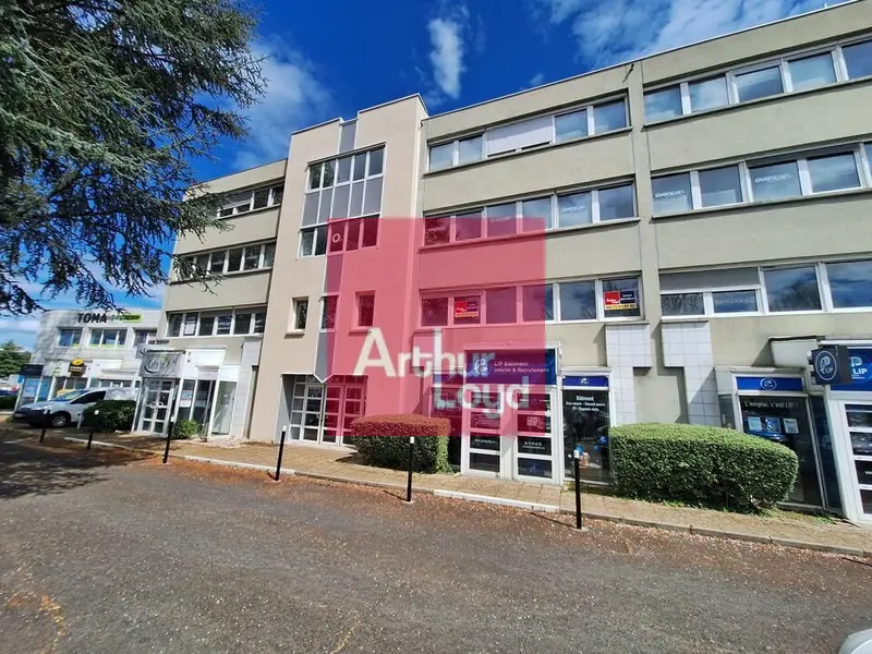 Bureau à louer - Clermont-Ferrand (63000) - 175 m² - 2 187 €/mois