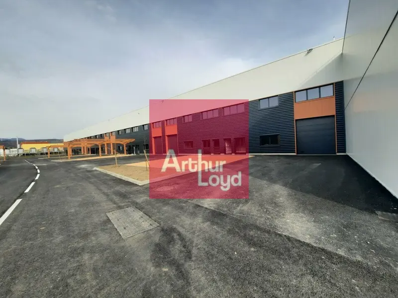 Entrepôt / Activité à louer - Clermont-Ferrand (63100) - 1553 m² - 9 952 €/mois