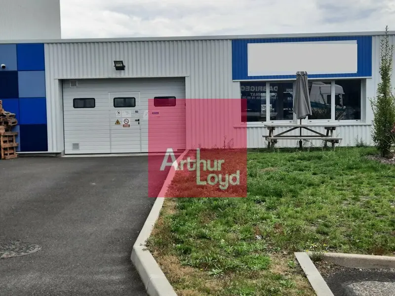 COURNON  A  LOUER  LOCAL ACTIVITE  347 M² 