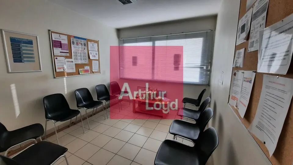 Bureau à vendre - Vic-Le-Comte (63270) - 150 m²