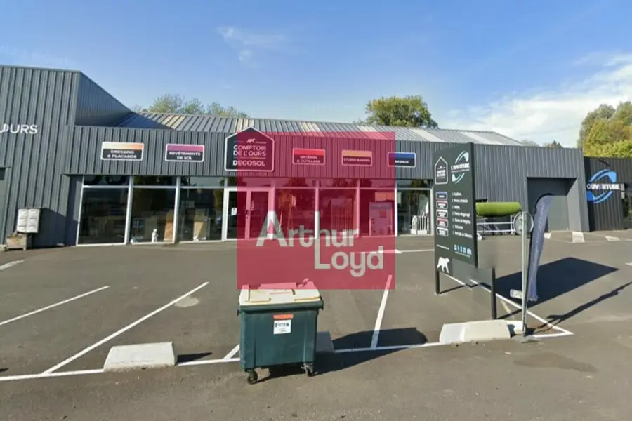 Local Commercial à louer - Issoire (63500) - 450 m² - 4 500 €/mois