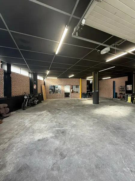 Local - bureaux - proximité du centre ville - 300m2 - Brive