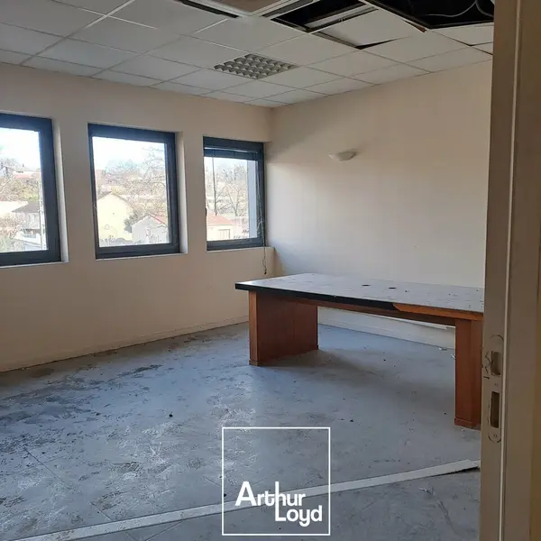 Bureau à louer - Souillac (46200) - 324 m² - 2 000 €/mois