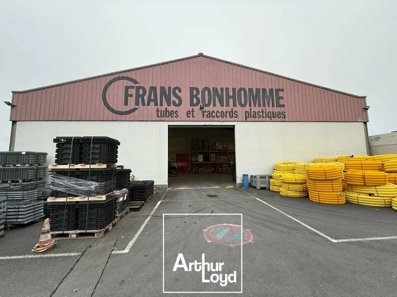 Entrepôt / Activité à louer - Brive-La-Gaillarde (19100) - 1175 m² - 8 500 €/...