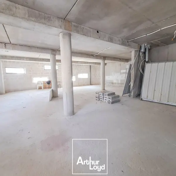 Entrepôt / Activité à louer - Brive-La-Gaillarde (19100) - 127 m² - 2 137 €/mois