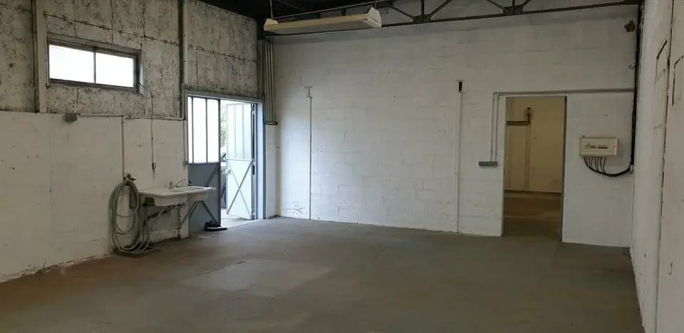 Entrepôt / Activité à louer - Saint-Sébastien-Sur-Loire (44230) - 140 m² - 83...