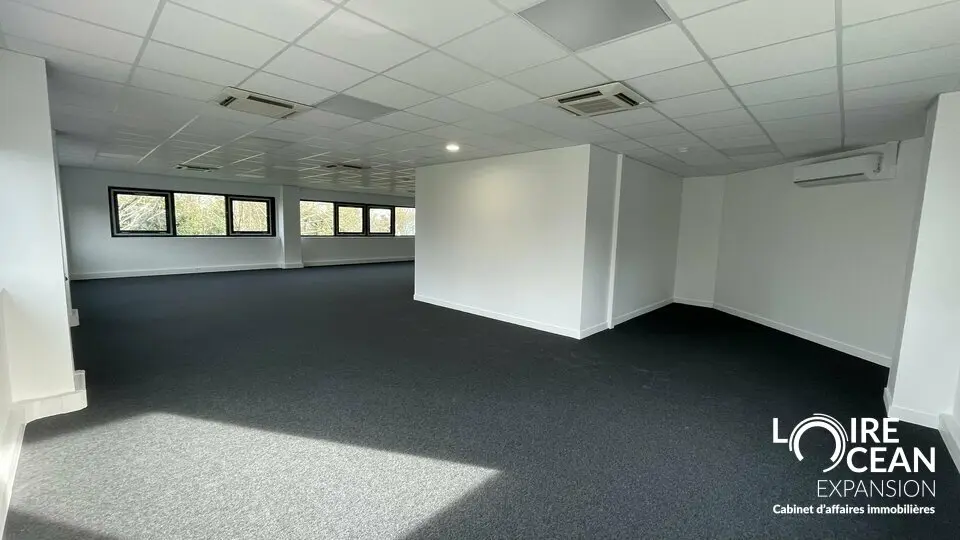 Bureau à louer - Nantes (44300) - 225 m² - 2 437 €/mois