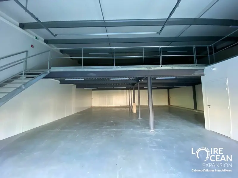 Entrepôt / Activité à louer - Vallet (44330) - 293 m² - 1 800 €/mois